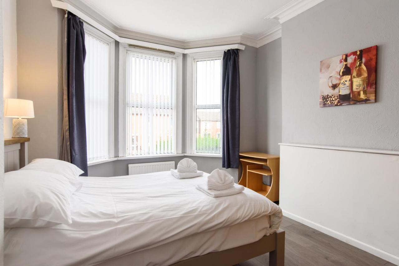 Handpost Lodge Newport  Bagian luar foto