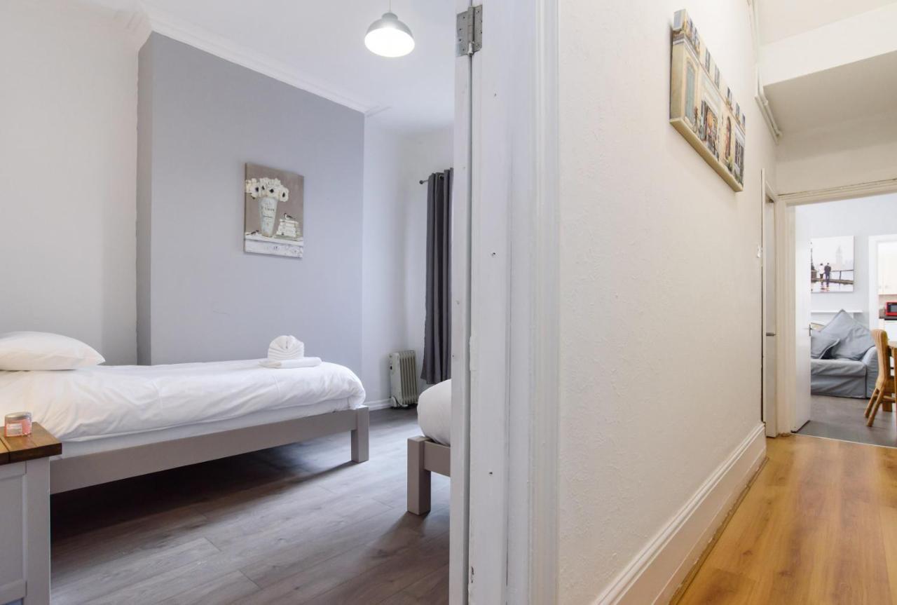 Handpost Lodge Newport  Bagian luar foto