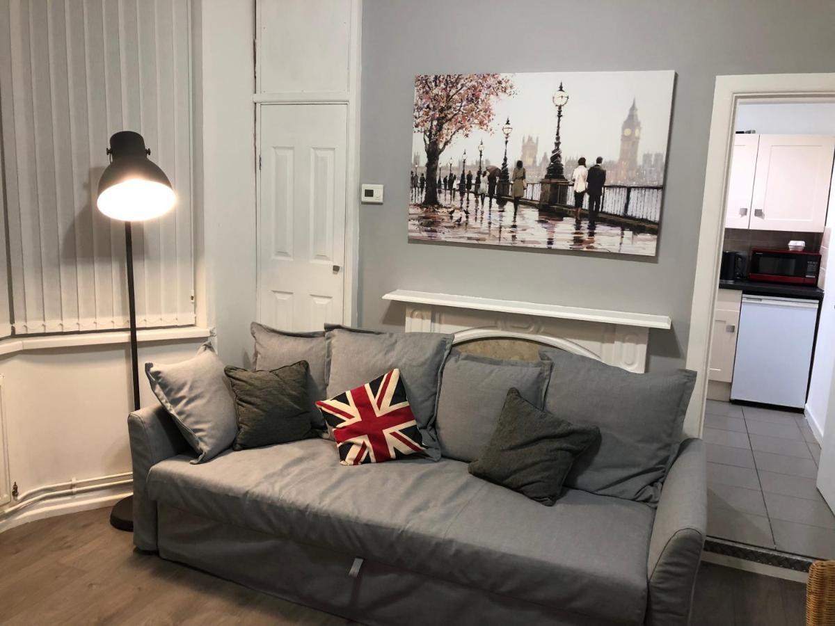 Handpost Lodge Newport  Bagian luar foto