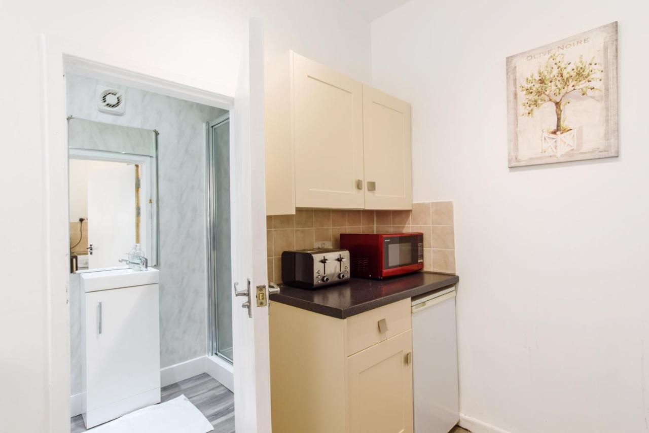 Handpost Lodge Newport  Bagian luar foto
